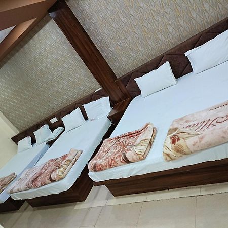 Green Leaf Hotel Ujjain Ngoại thất bức ảnh