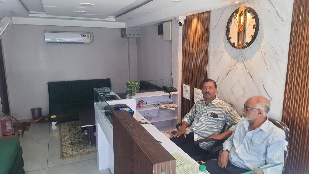 Green Leaf Hotel Ujjain Ngoại thất bức ảnh
