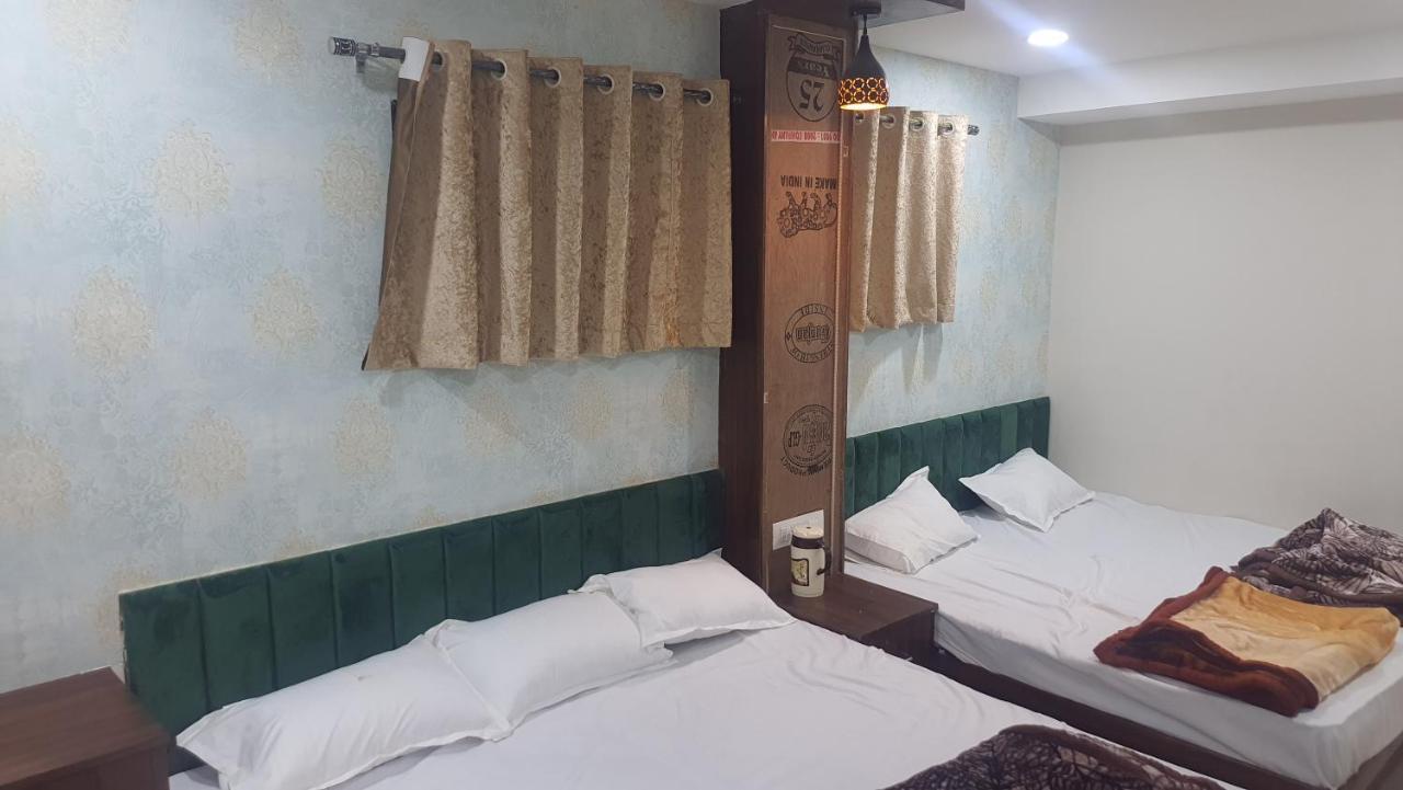 Green Leaf Hotel Ujjain Ngoại thất bức ảnh