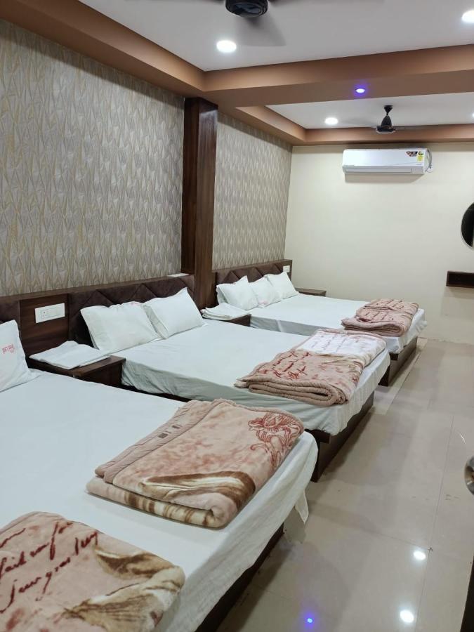 Green Leaf Hotel Ujjain Ngoại thất bức ảnh