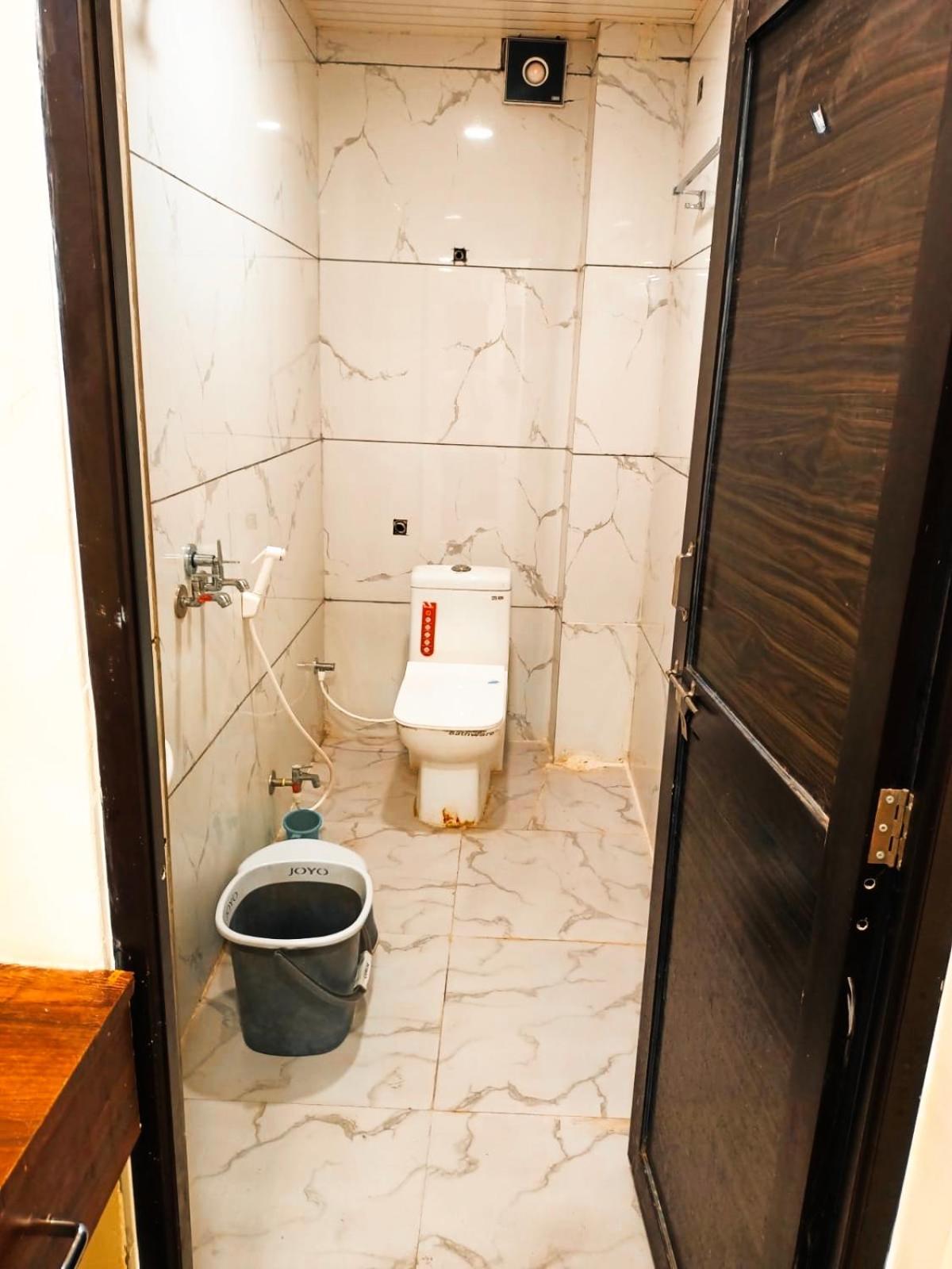 Green Leaf Hotel Ujjain Ngoại thất bức ảnh