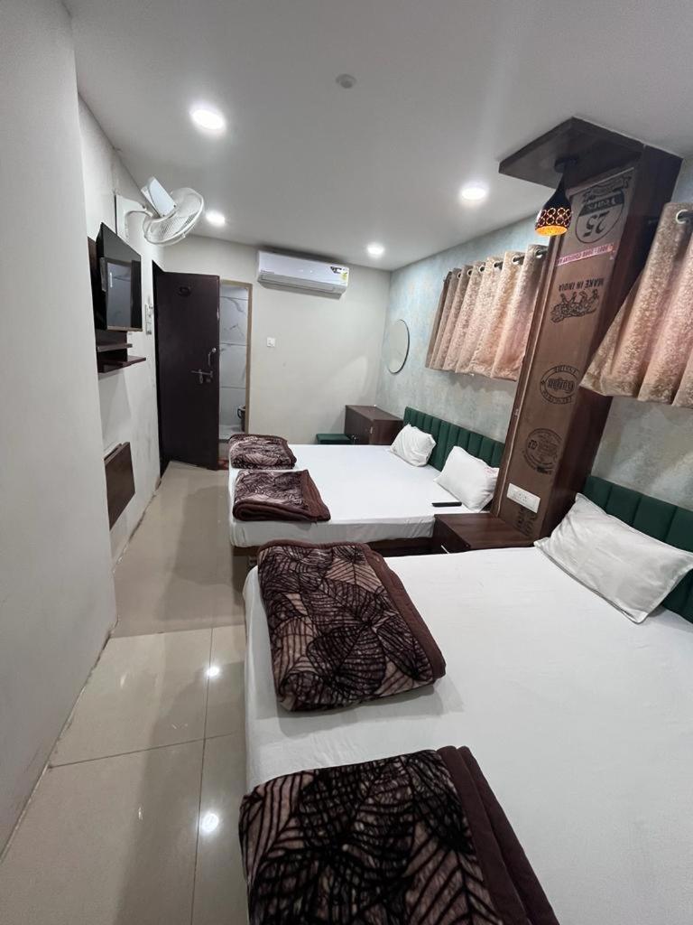 Green Leaf Hotel Ujjain Ngoại thất bức ảnh