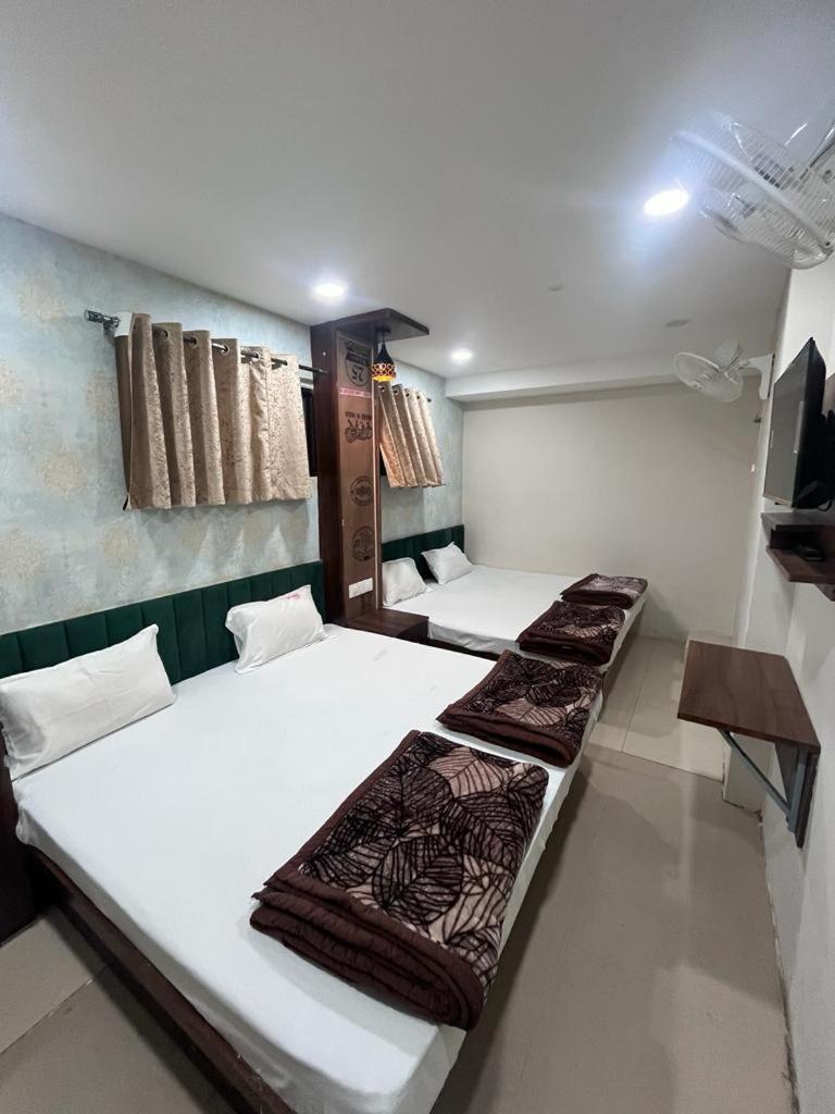 Green Leaf Hotel Ujjain Ngoại thất bức ảnh