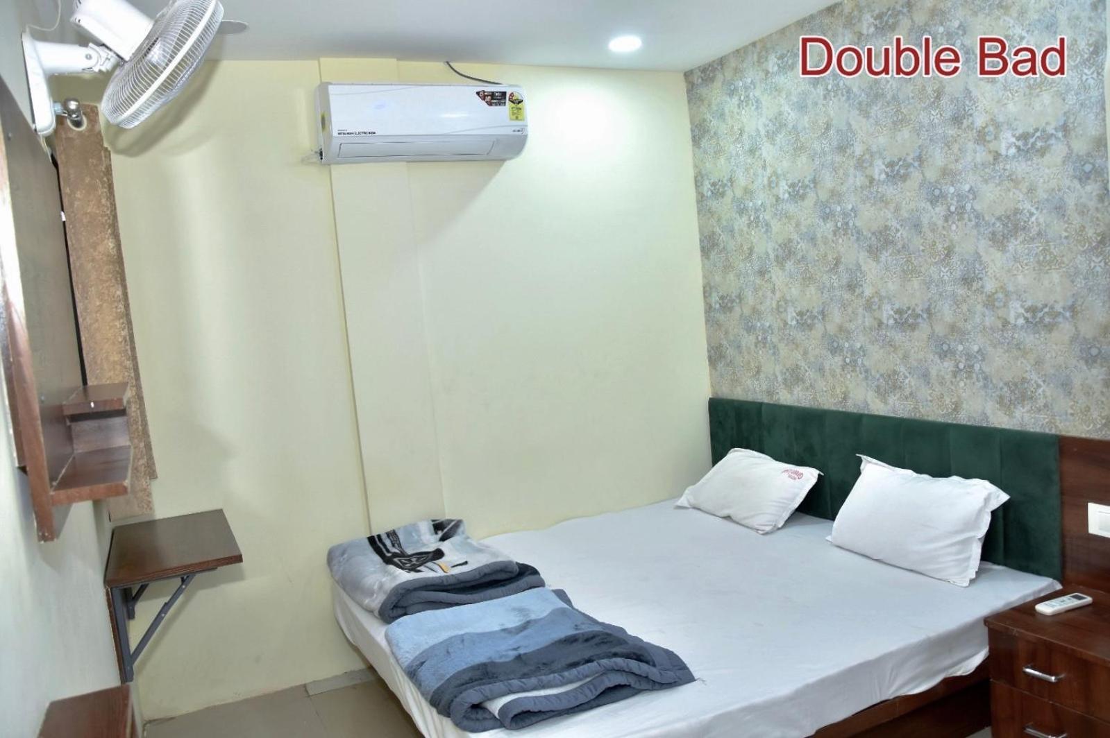 Green Leaf Hotel Ujjain Ngoại thất bức ảnh