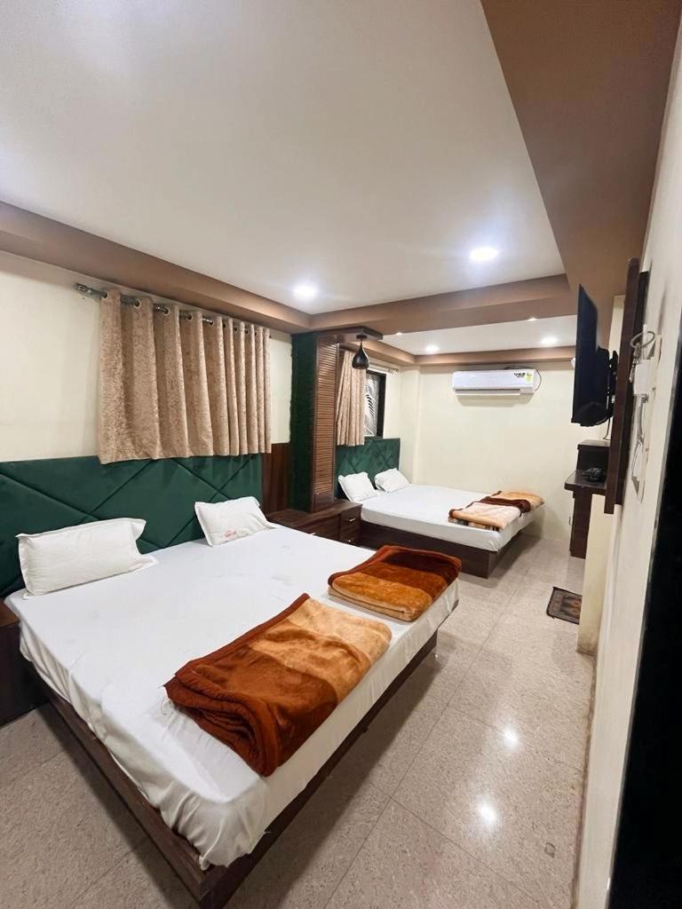 Green Leaf Hotel Ujjain Ngoại thất bức ảnh