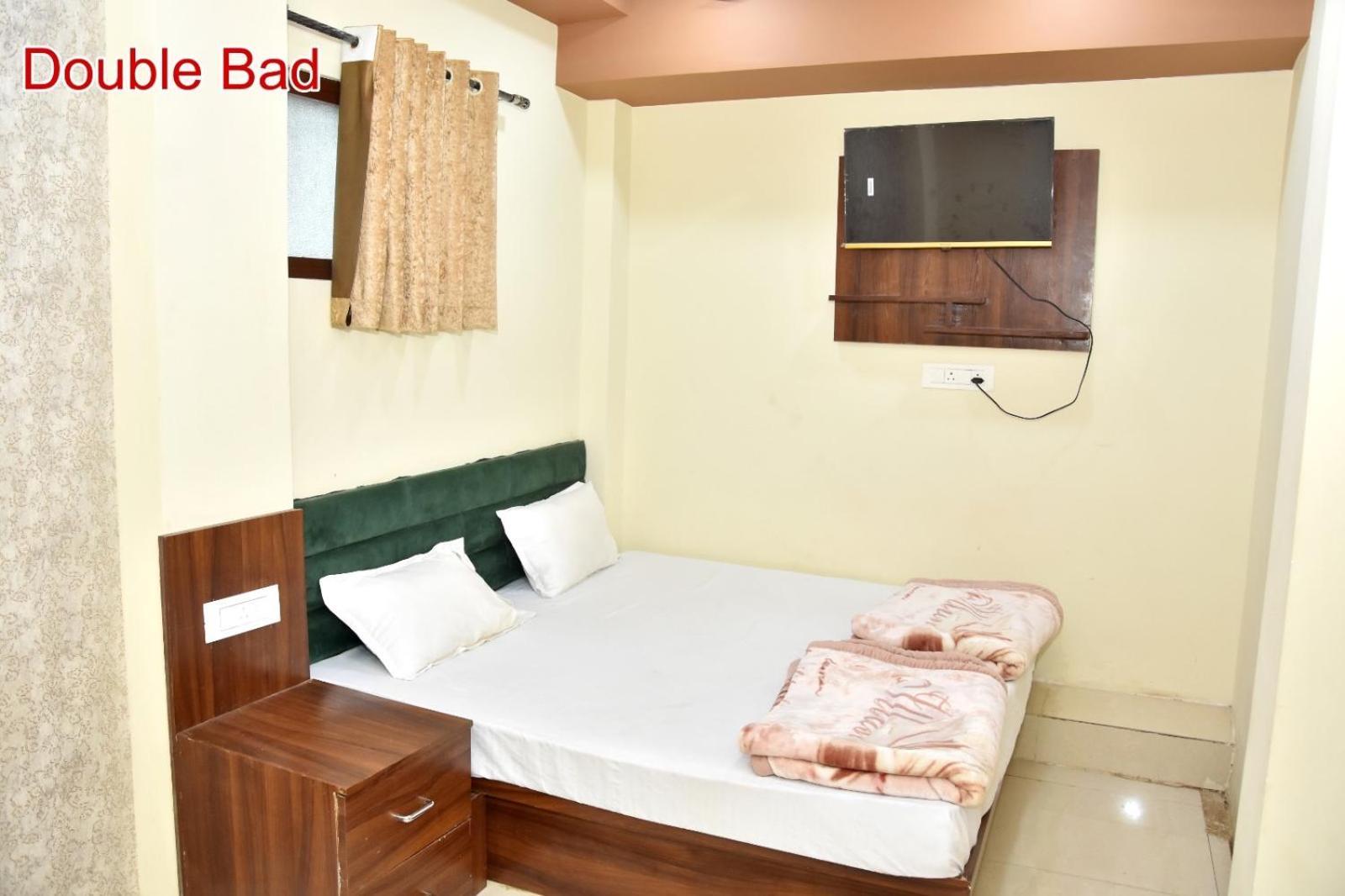 Green Leaf Hotel Ujjain Ngoại thất bức ảnh