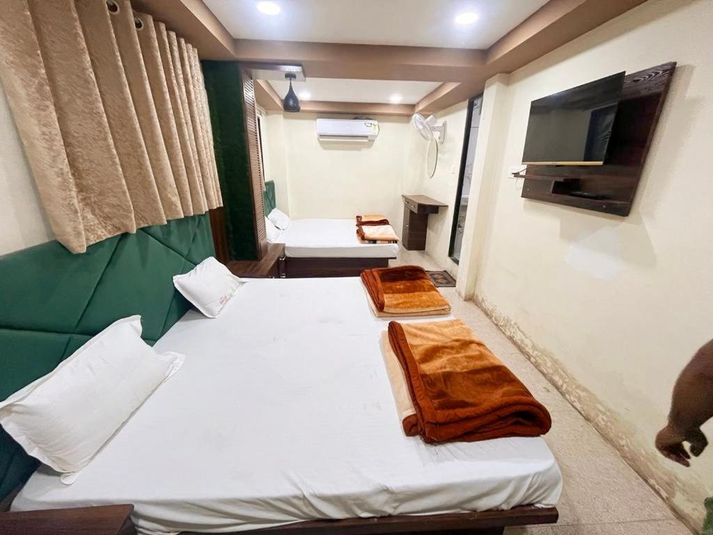 Green Leaf Hotel Ujjain Ngoại thất bức ảnh