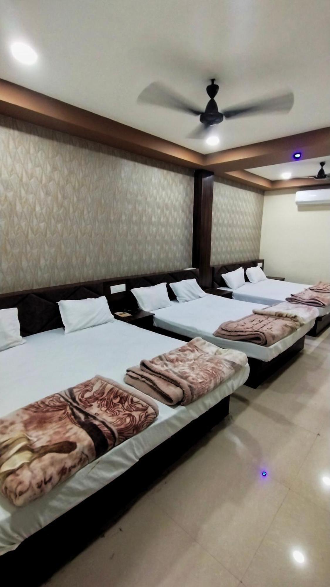 Green Leaf Hotel Ujjain Ngoại thất bức ảnh