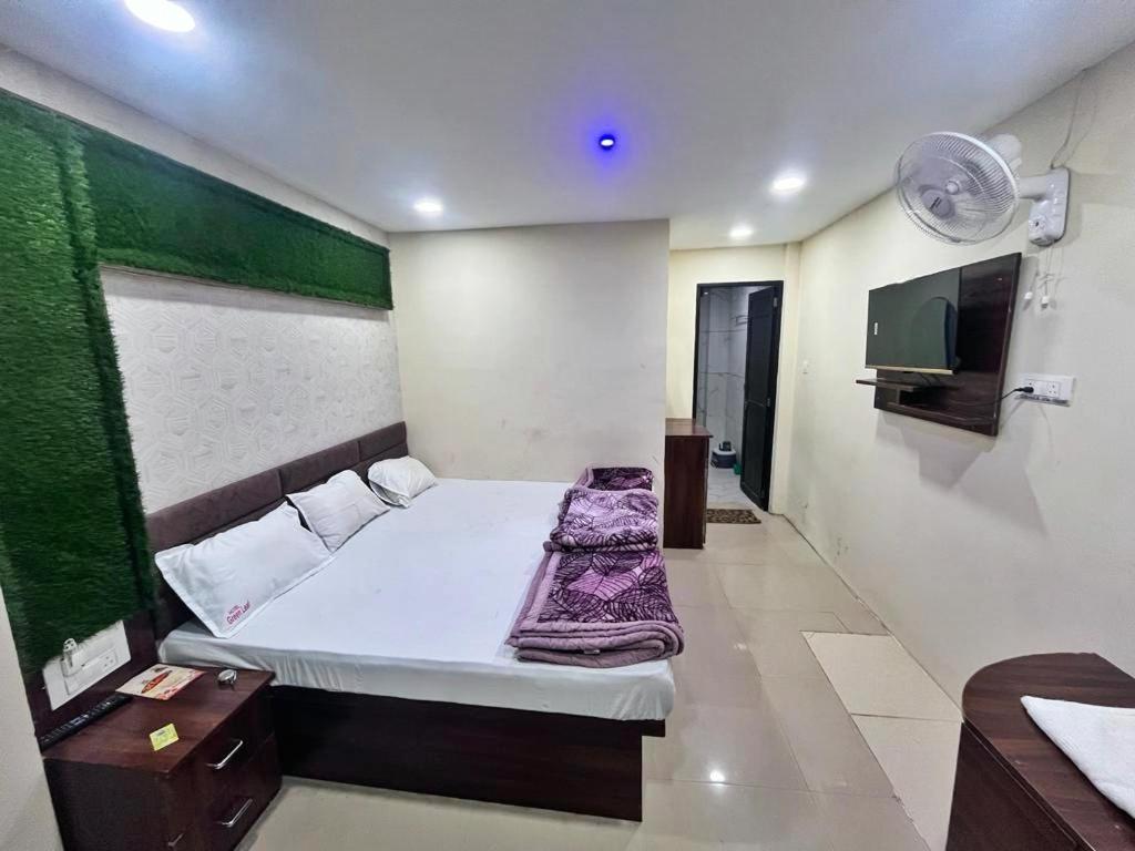Green Leaf Hotel Ujjain Ngoại thất bức ảnh