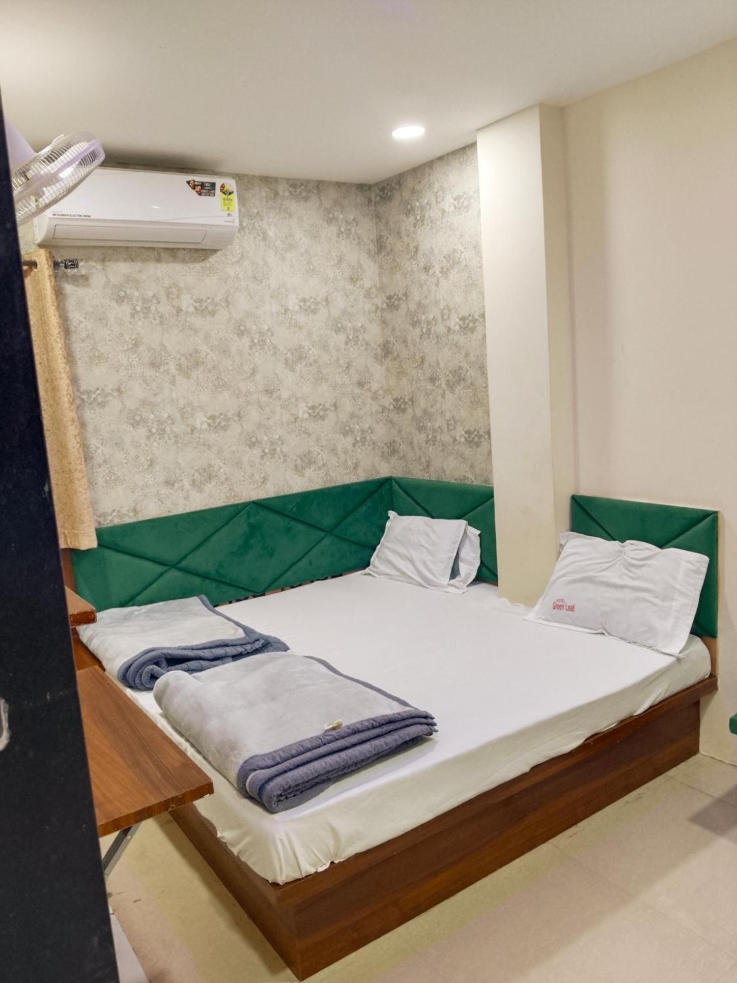 Green Leaf Hotel Ujjain Ngoại thất bức ảnh