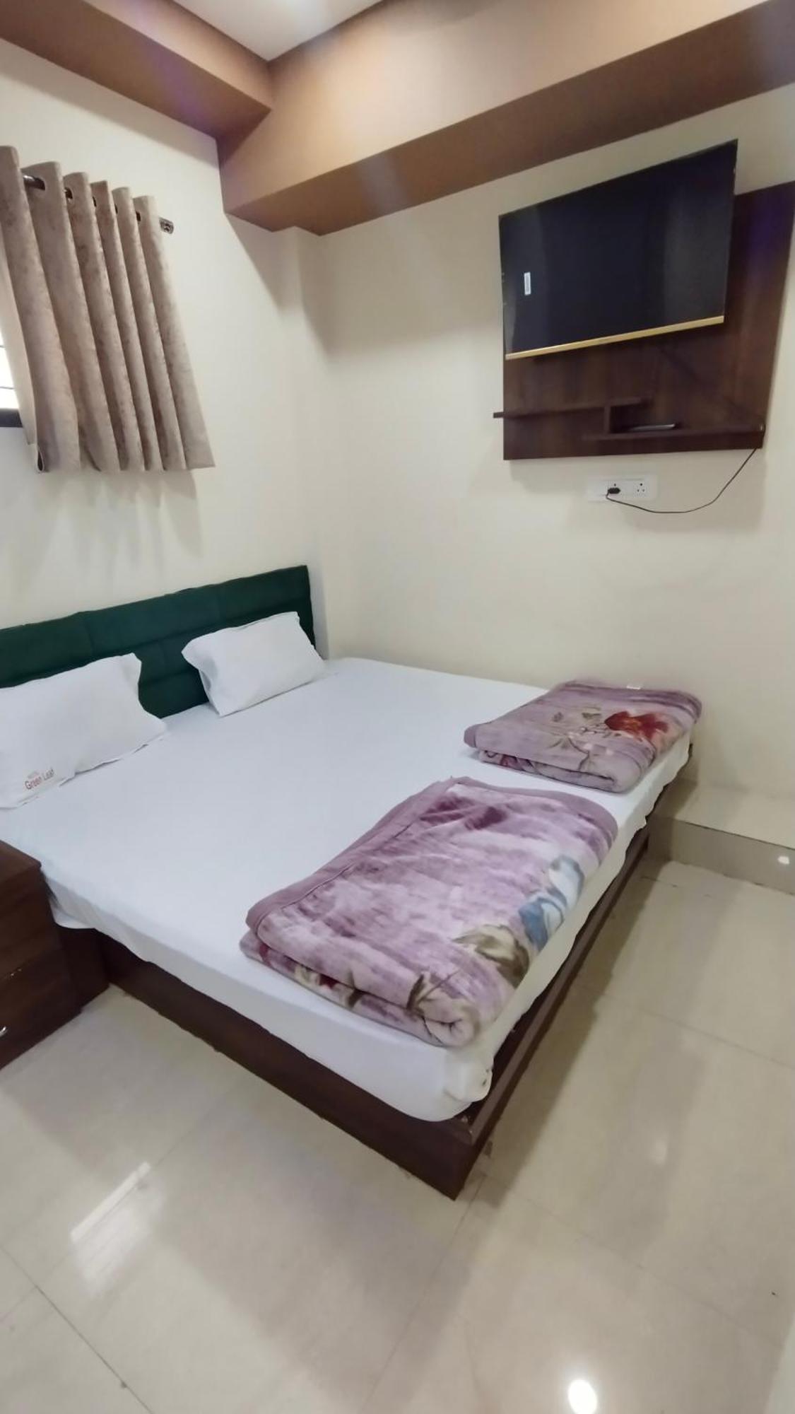 Green Leaf Hotel Ujjain Ngoại thất bức ảnh